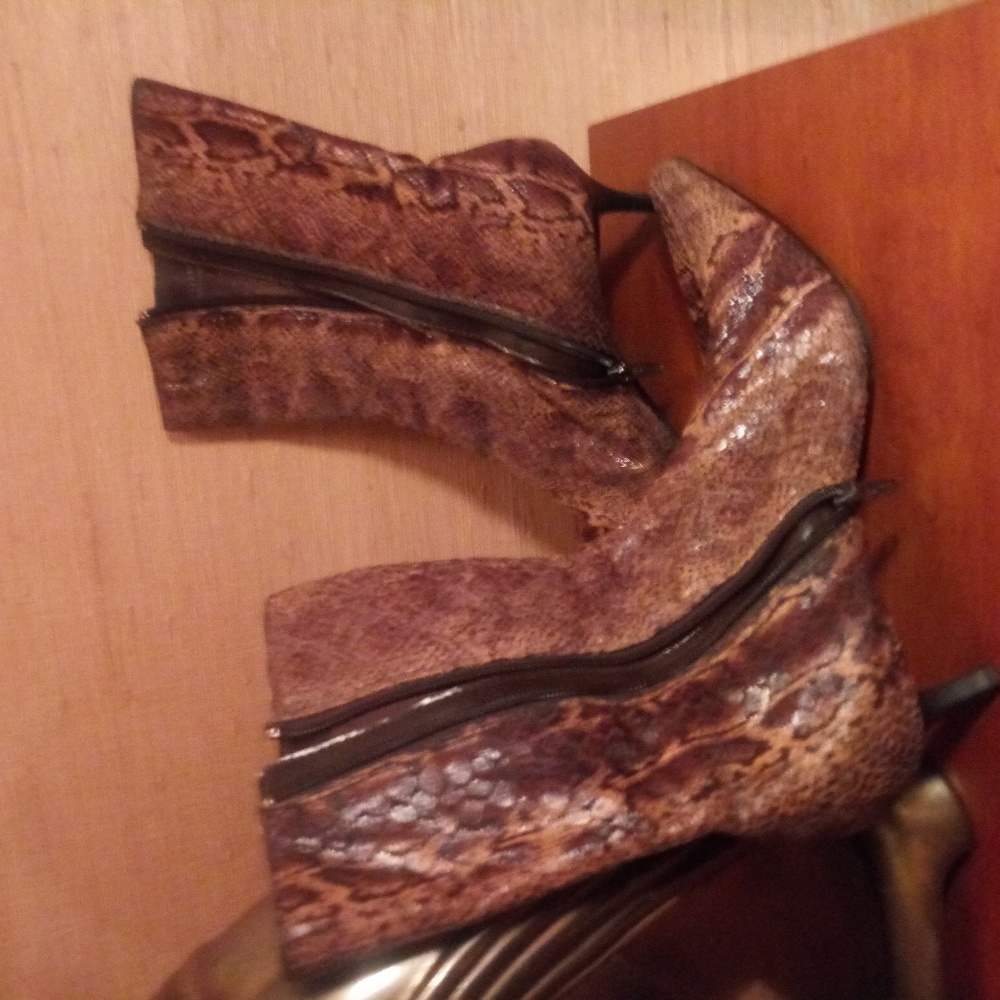 Snakeskin 2 inch heel FIONI boots